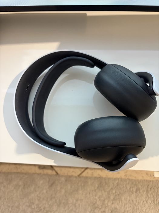 Playstation 5 Pro + Base Vertical e Comando