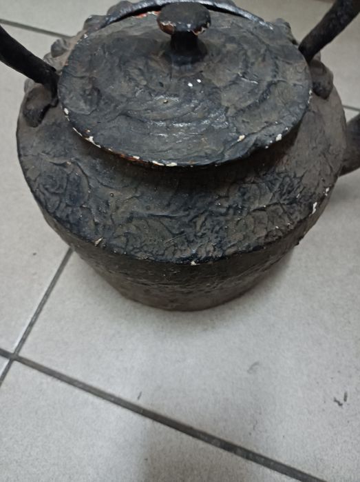 chaleira vintage em ferro