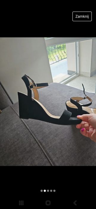 Eleganckie sandały na koturnie