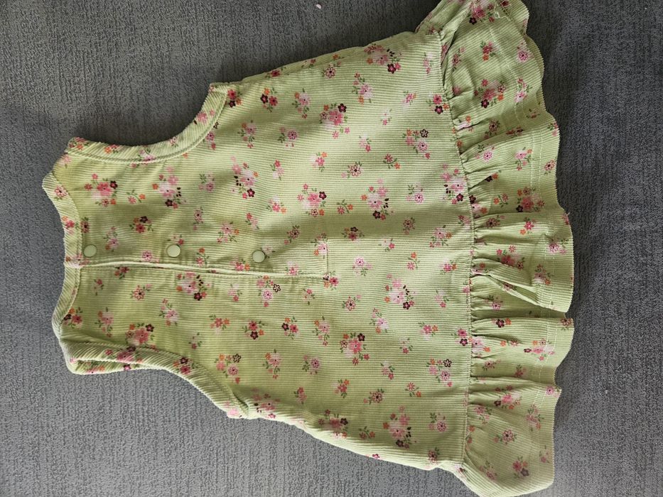 Dziewczęca sukienka PRinCe&PRinCeSS.  Rozmiar 3-6 mscy