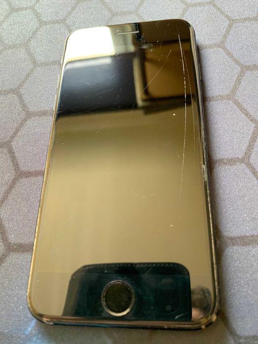 Smartfon Apple iPhone SE (2020) 64 GB (model A2296)