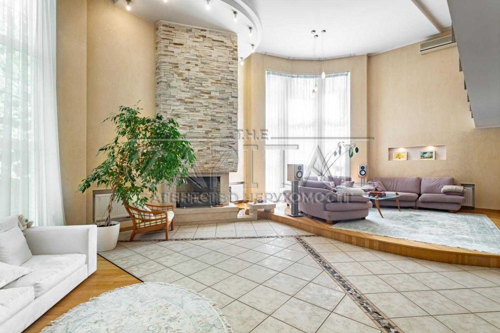 Будинок 2 поверхи/460м2/16 соток в Петропавлівській Борщагівці