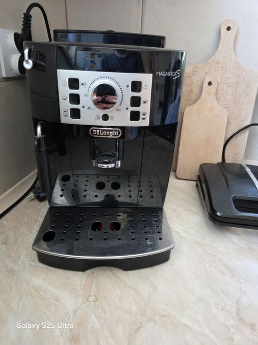 Ekspres Do Kawy DeLonghi Magnifica S