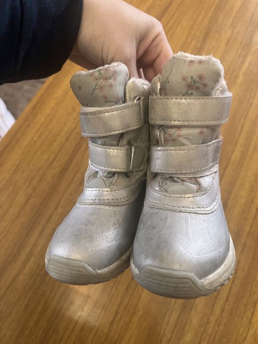 Зимові черевики сірі