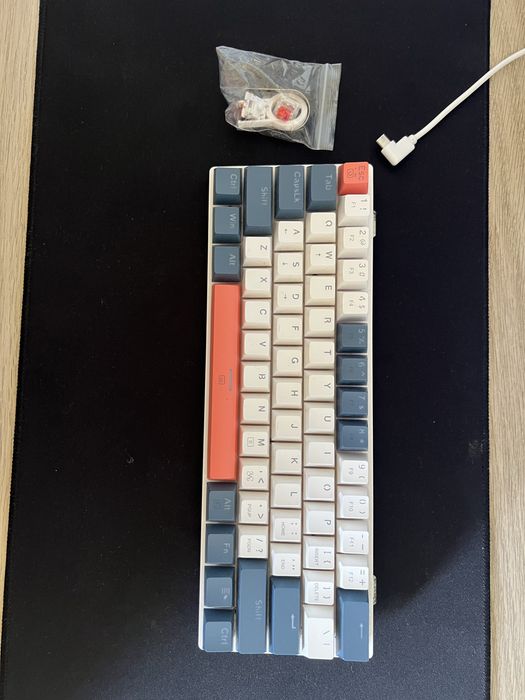 teclado mecanico 60% red switch