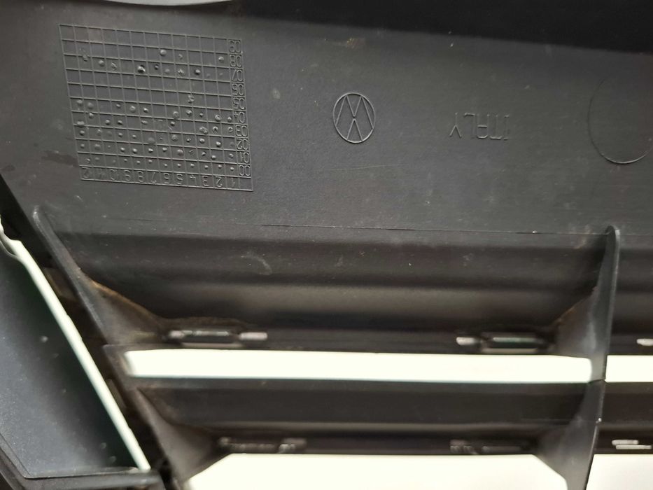 Zderzak przód przedni VW Passat B5 FL spryski LA7W srebrny