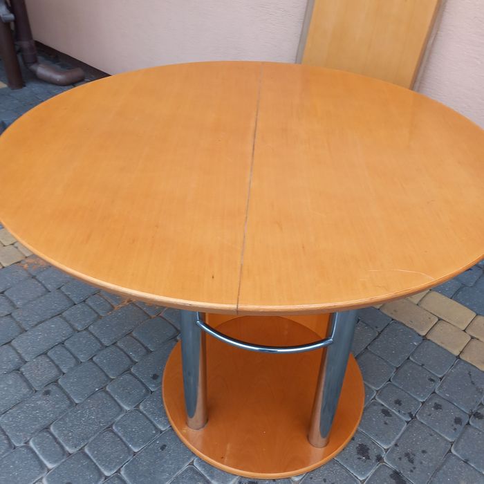 Stół  okrągły  razkładany