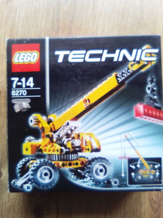 Lego Technic 8281. ; 8270