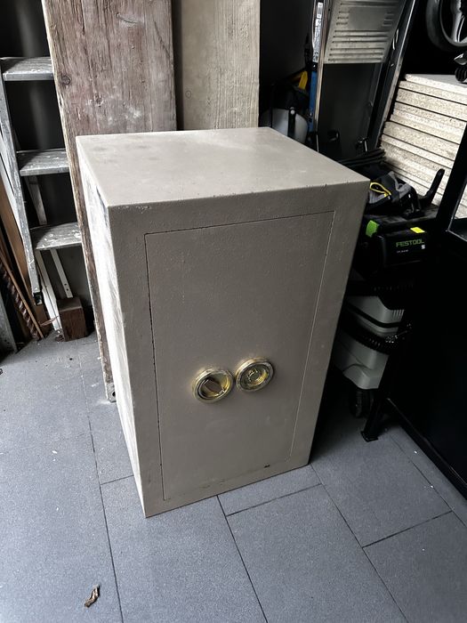 Sejf  85x45x50 sprawny odbiór osobisty