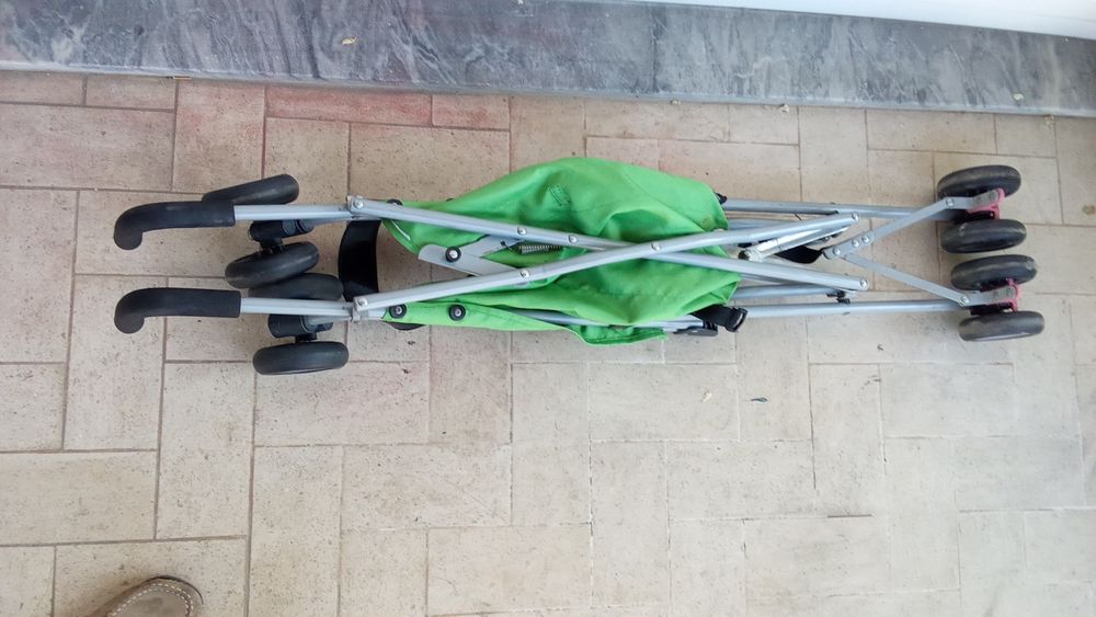 CARRO Criança para Passeio. 4 Fotos