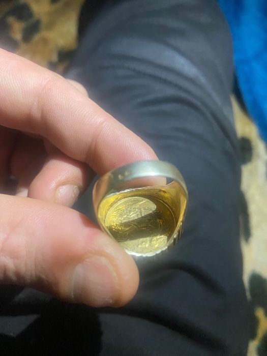 Meia libra prata dourada