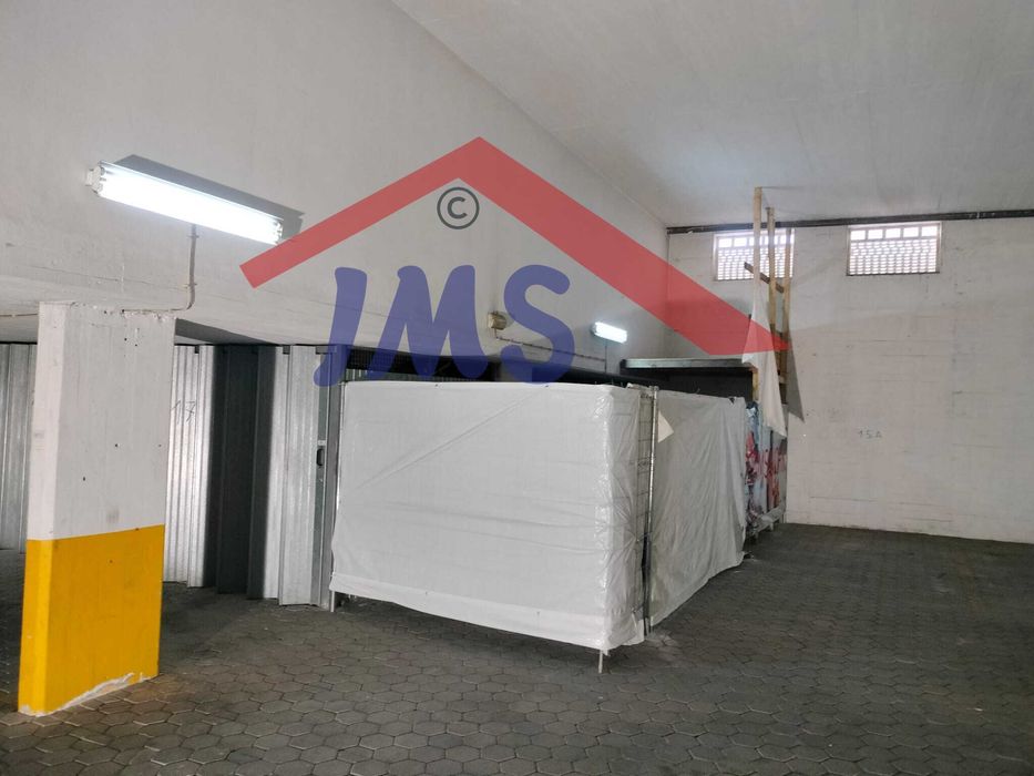 Garagem – Estacionamento Quinta da Malata, Portimão.