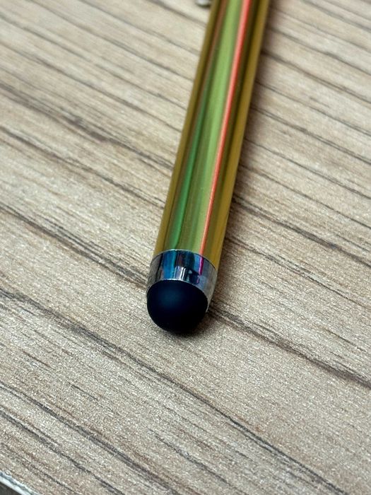 Wskaźnik rysik do ekranów dotykowych smartfonów tabletów piórko złoty