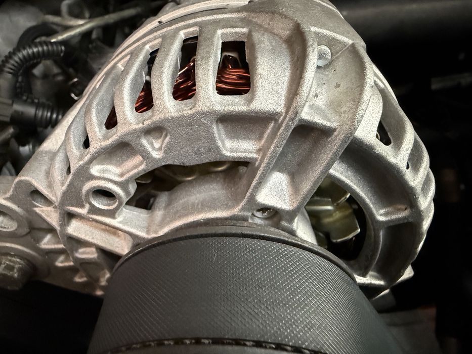 Alternador HELLA  para VW e Nercedes, como novo - 1000km