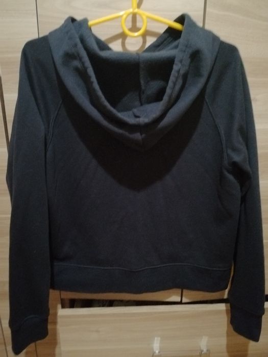 Bluza rozsowana z przodu z kapturem