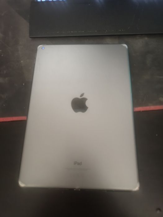 Ipad 10.2 com tela rachada