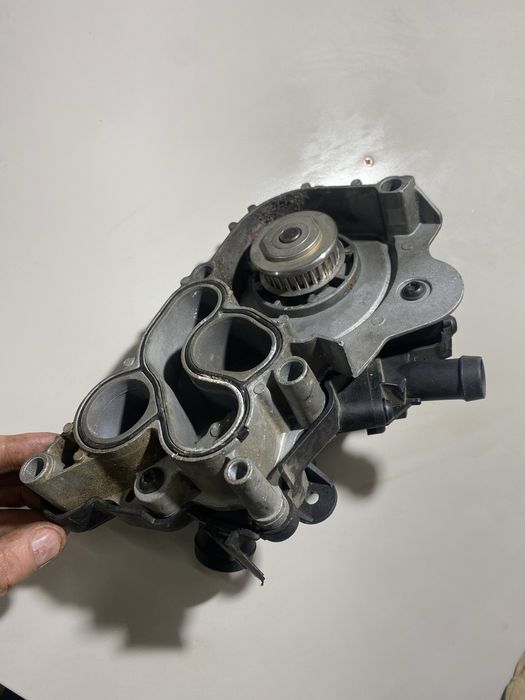 Продам насос Jetta hybrid