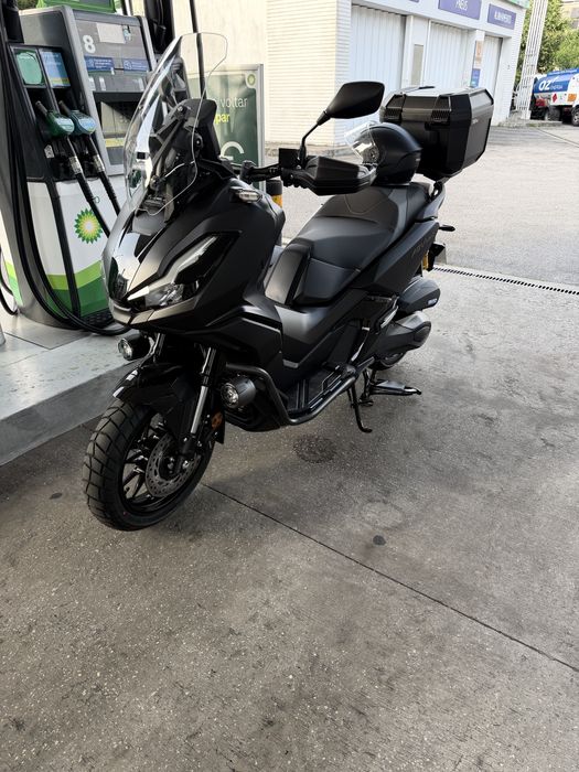 “Honda ADV 350”