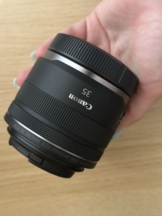 Обʼєктив Canon RF 35 mm 1.8 MACRO STM