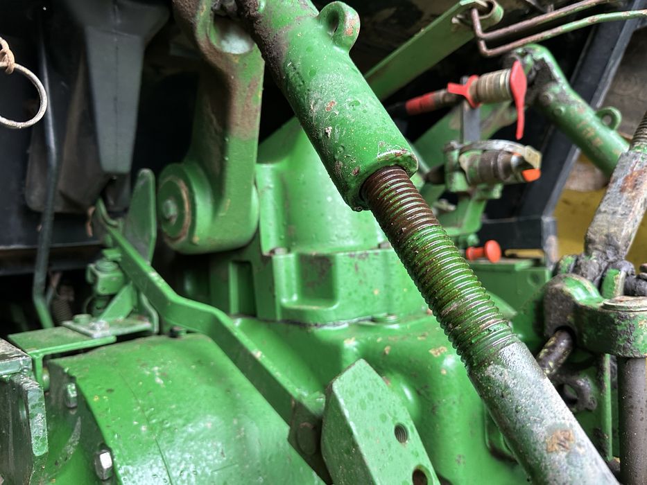 Трактор John Deere 3140