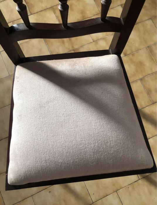 Cadeira em Madeira com assento em Rosa