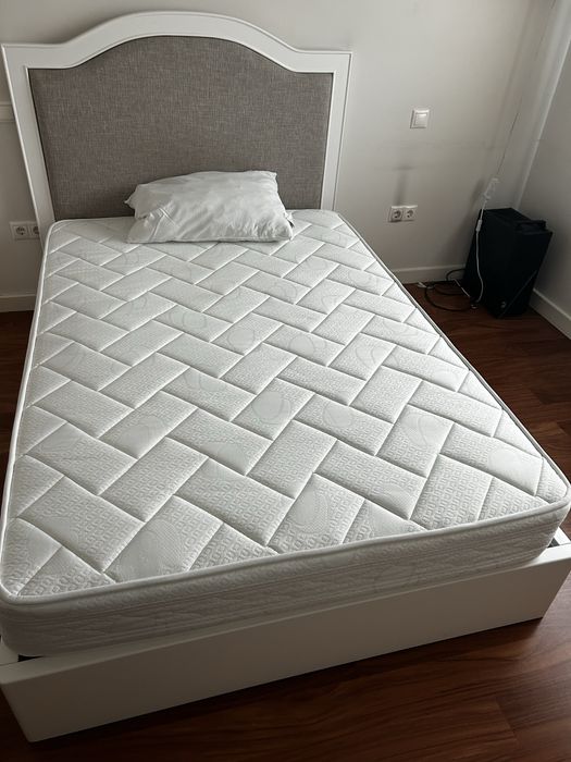 Cama casal com Sommier e colchao