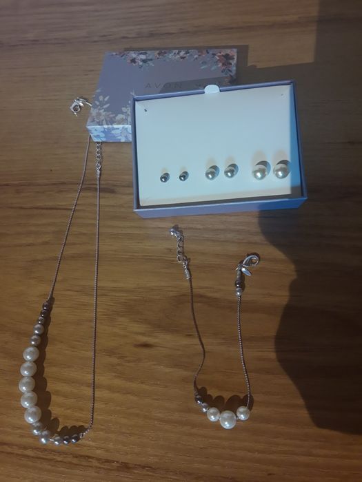 Avon komplet perłowy