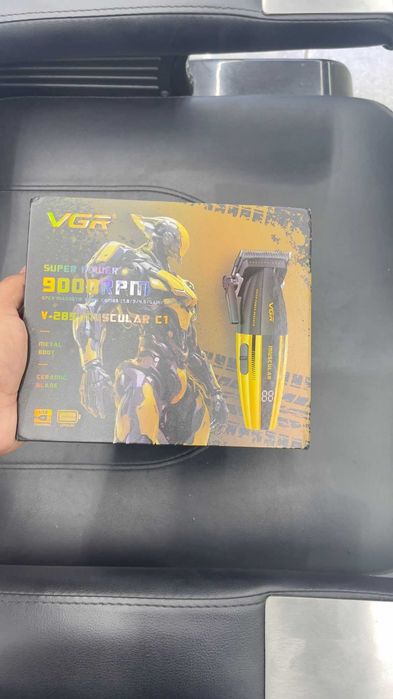 Продам машинку VGR V - 285 + запасний ніж