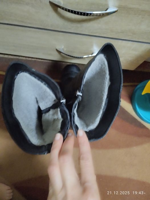 Шкіряні сапожки чобітки