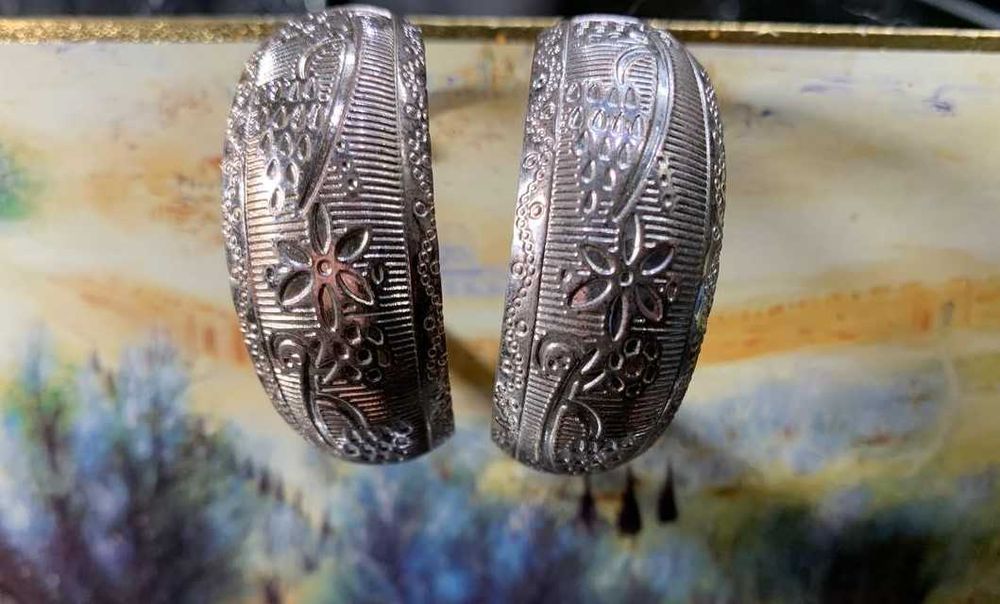 Серьги Кольца с тиснением чеканка Бижутерия  новые