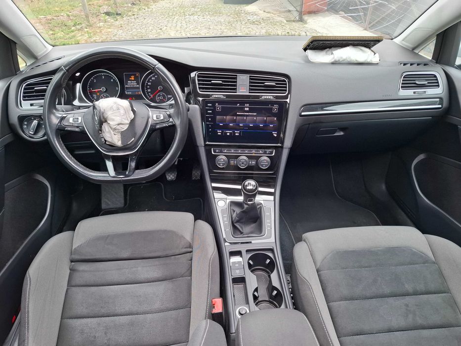 VW Golf 7.5 2.0 TDI Highline (150CV) Apenas 161 Mil Kms Look R-Line de 2017