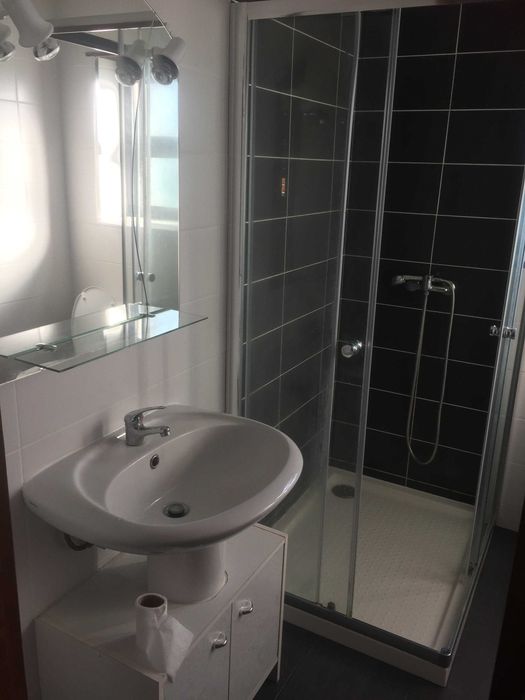 Casa / Apartamento 1º Andar para Arrendar / Alugar - Casal Barril (Soure) - T4 - 600€ - Disponível já