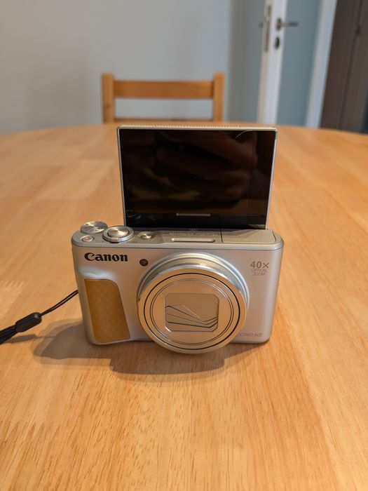 Canon SX740 HS prateada