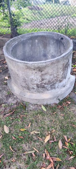 Krąg betonowy wymienię