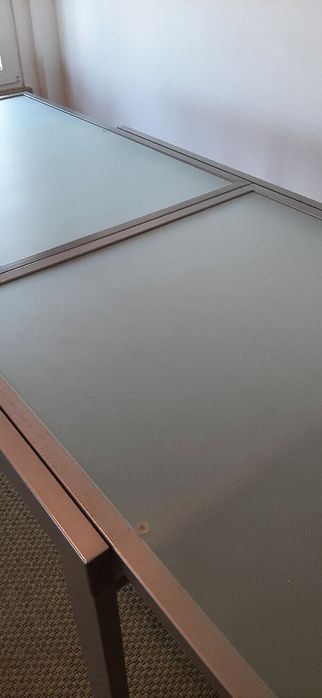 Mesa de jantar de vidro