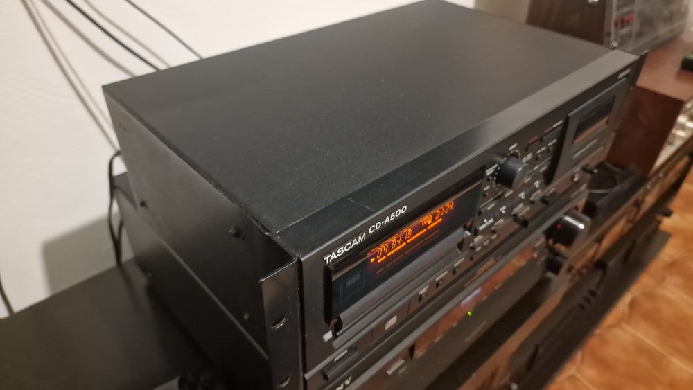 TASCAM CD-A500 - CD / Cassete Profissional