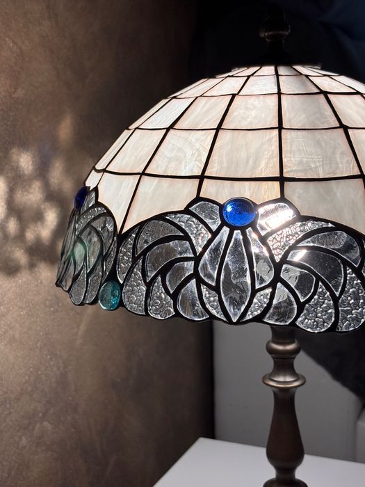 Lampa witrażowa stołowa