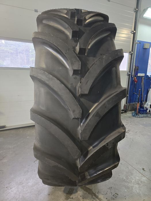 Opona 710/75r42 Vredestein