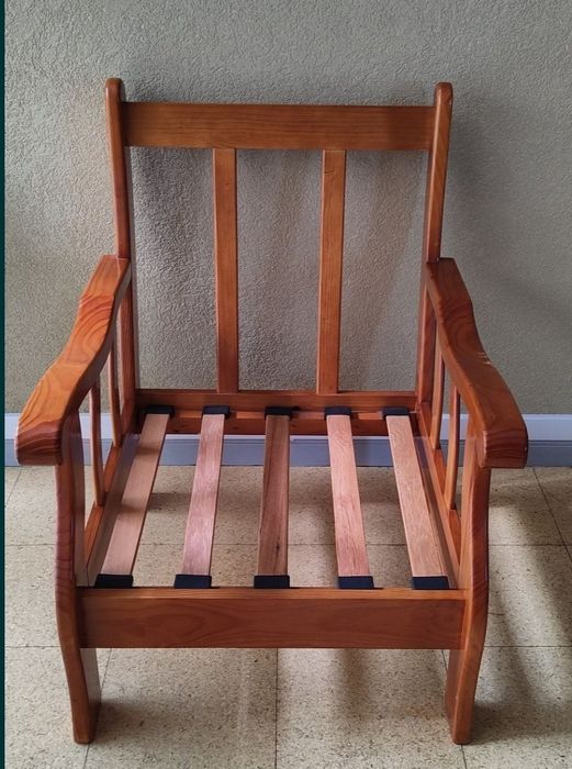 Sofá e 2 cadeirões semi novos