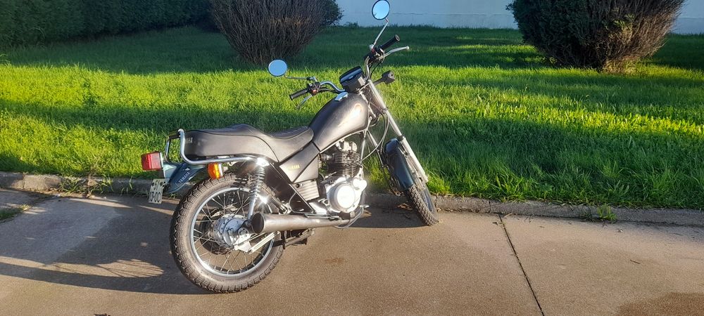 Bonita Yamanha SR 125