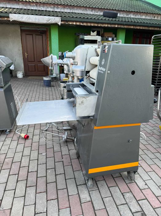 Закаточна машина Universum Круассаномат формовщик круасанів рогаликова