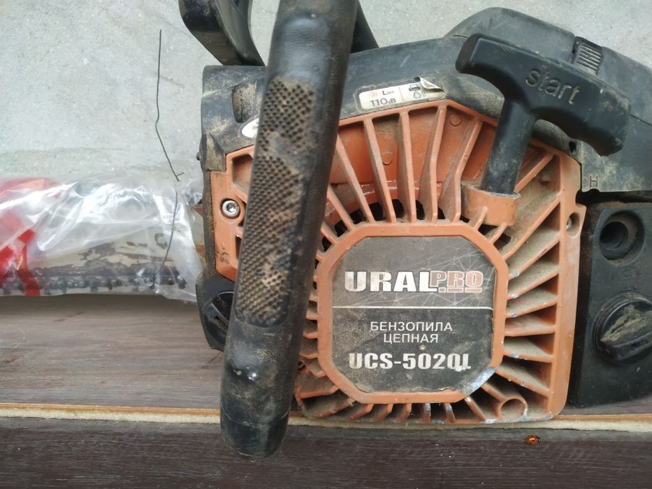 Продам бензопилу Урал