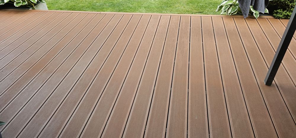 Taras z deski kompozytowej 45m²