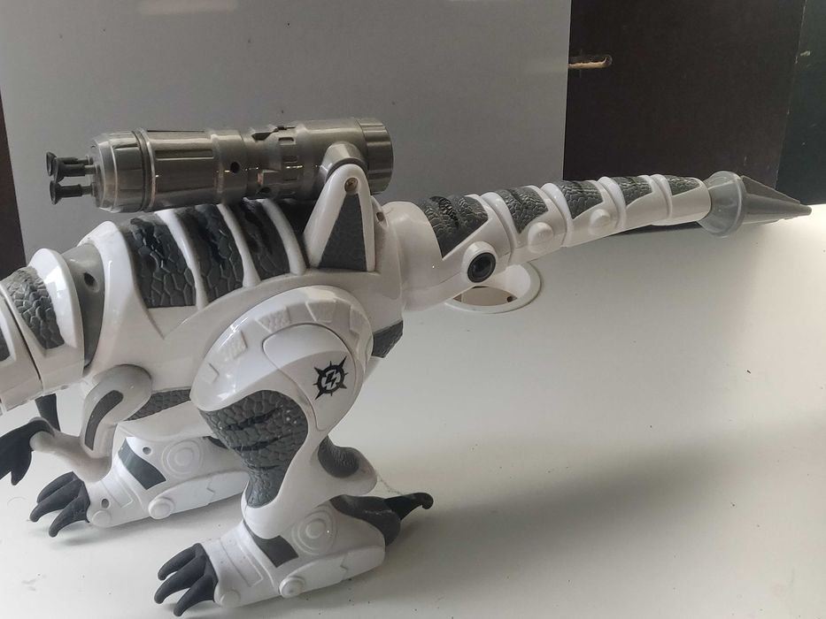 Brinquedo dinossauro