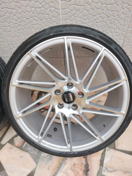 Jantes veemann 19- V-FS26 troco

19x8.5j 
19x9.5j 

2 Pneus nankang a