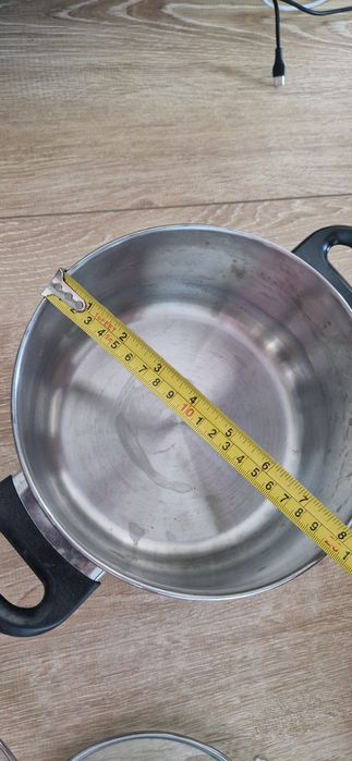 Zestaw garnków i pokrywek