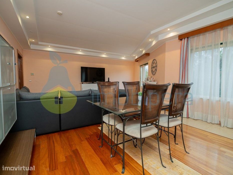 Excelente apartamento T2 localizado sobre o Rio Arade na Boca do Ri...