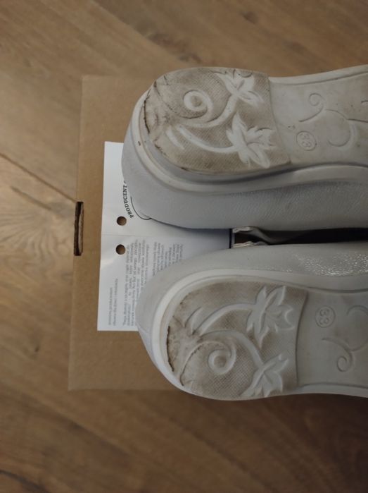 Buty komunijne do sypania kwiatkow