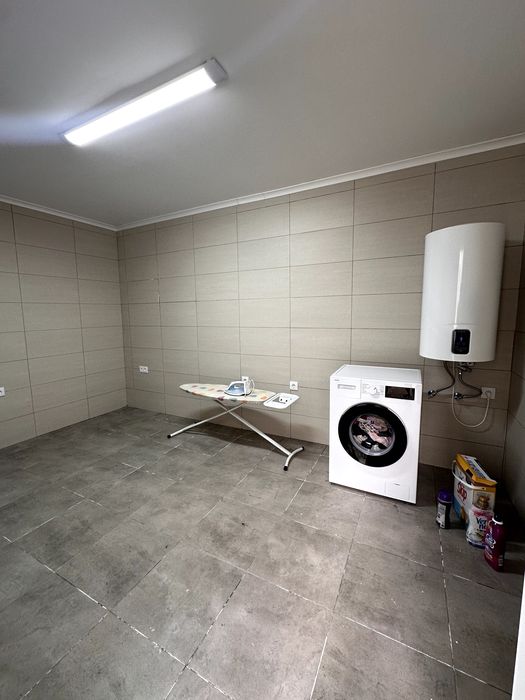 Aluga-se quarto em moradia T4 totalmente renovada — Ponta Delgada