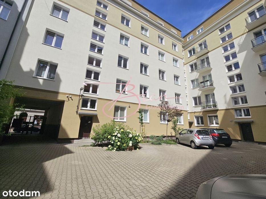 Jasne i ustawne mieszkanie w samym centrum ! - Widok 2